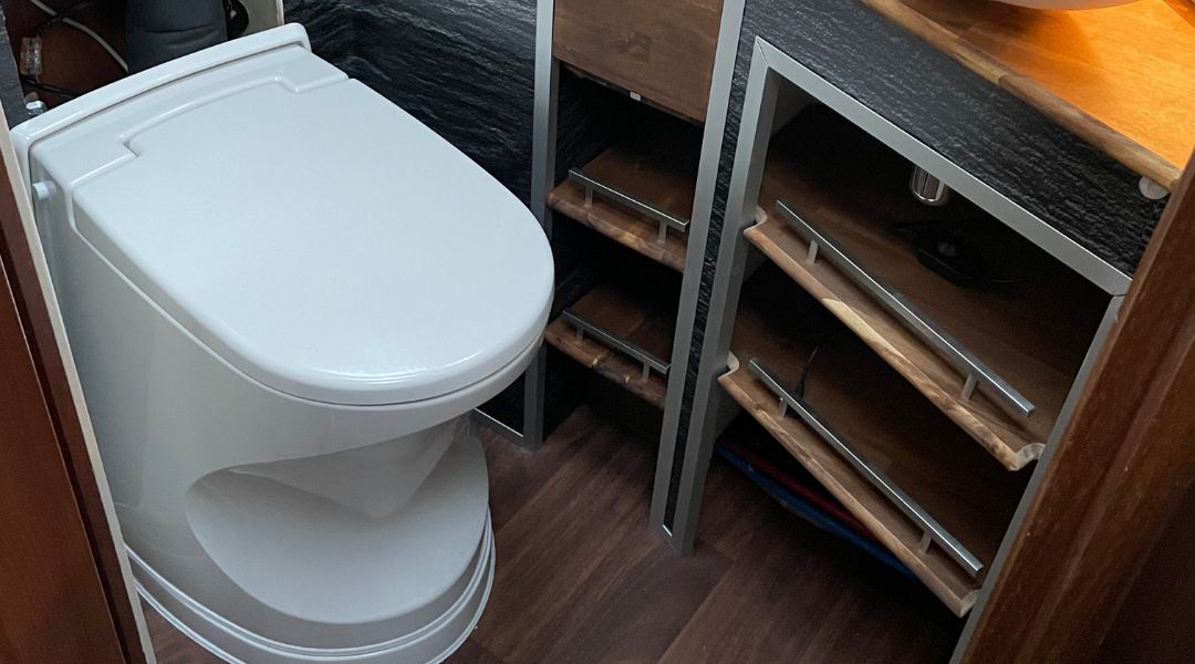 Wohnmobil-Service für den Einbau einer Cinderella-Toilette